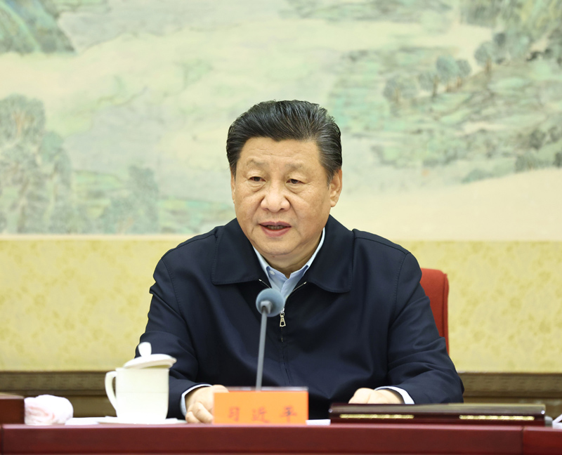 12月24日至25日，中共中央政治局召开民主生活会，中共中央总书记习近平主持会议并发表重要讲话。新华社记者 鞠鹏 摄